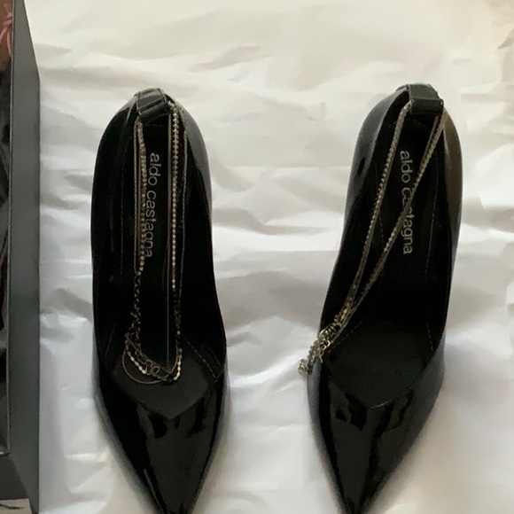 Patent leather heels with crystal anklet straps - Picture 3 of 3